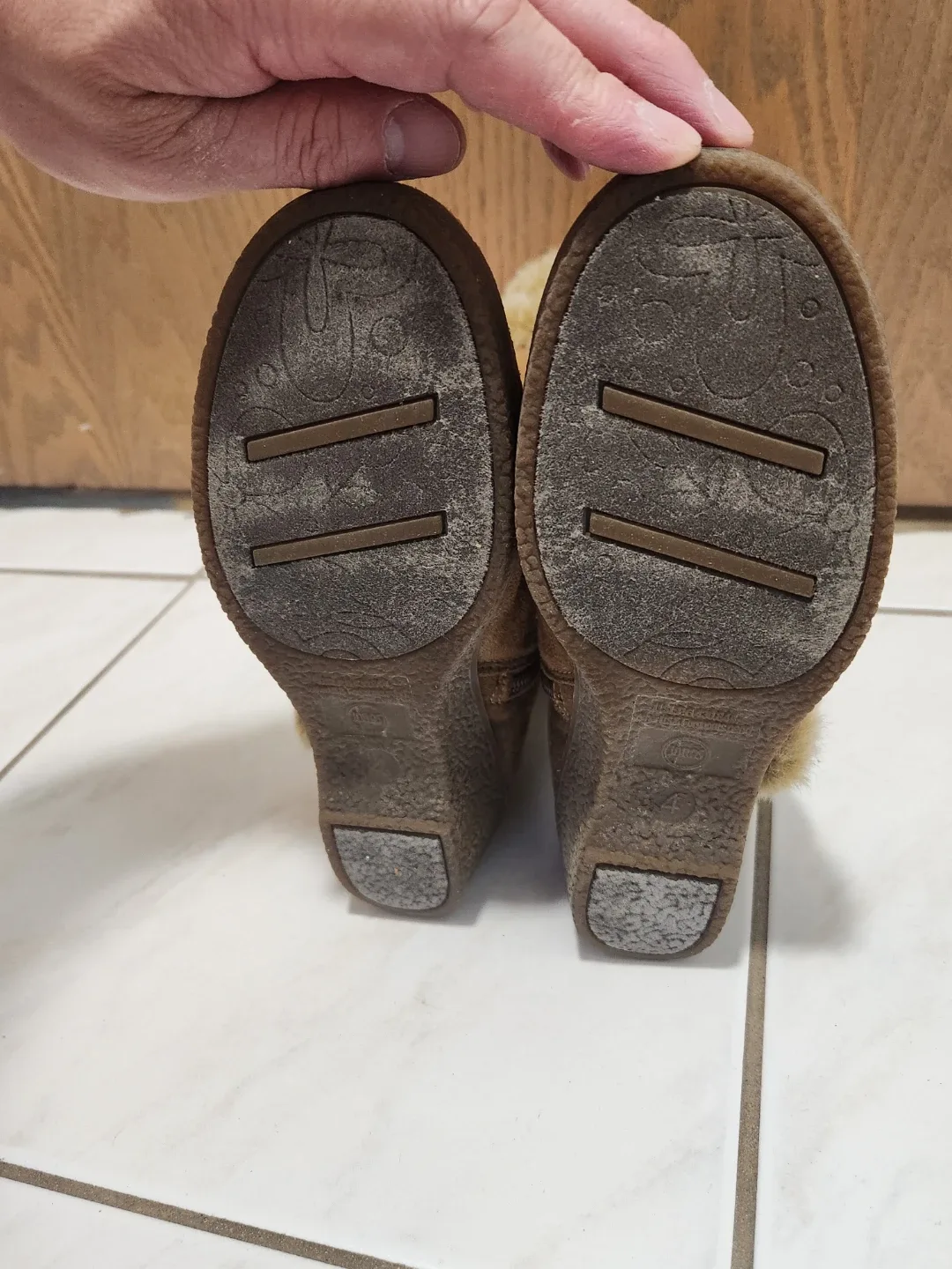 Boots Size 4 Brown with Faux Fur image indicator(4)