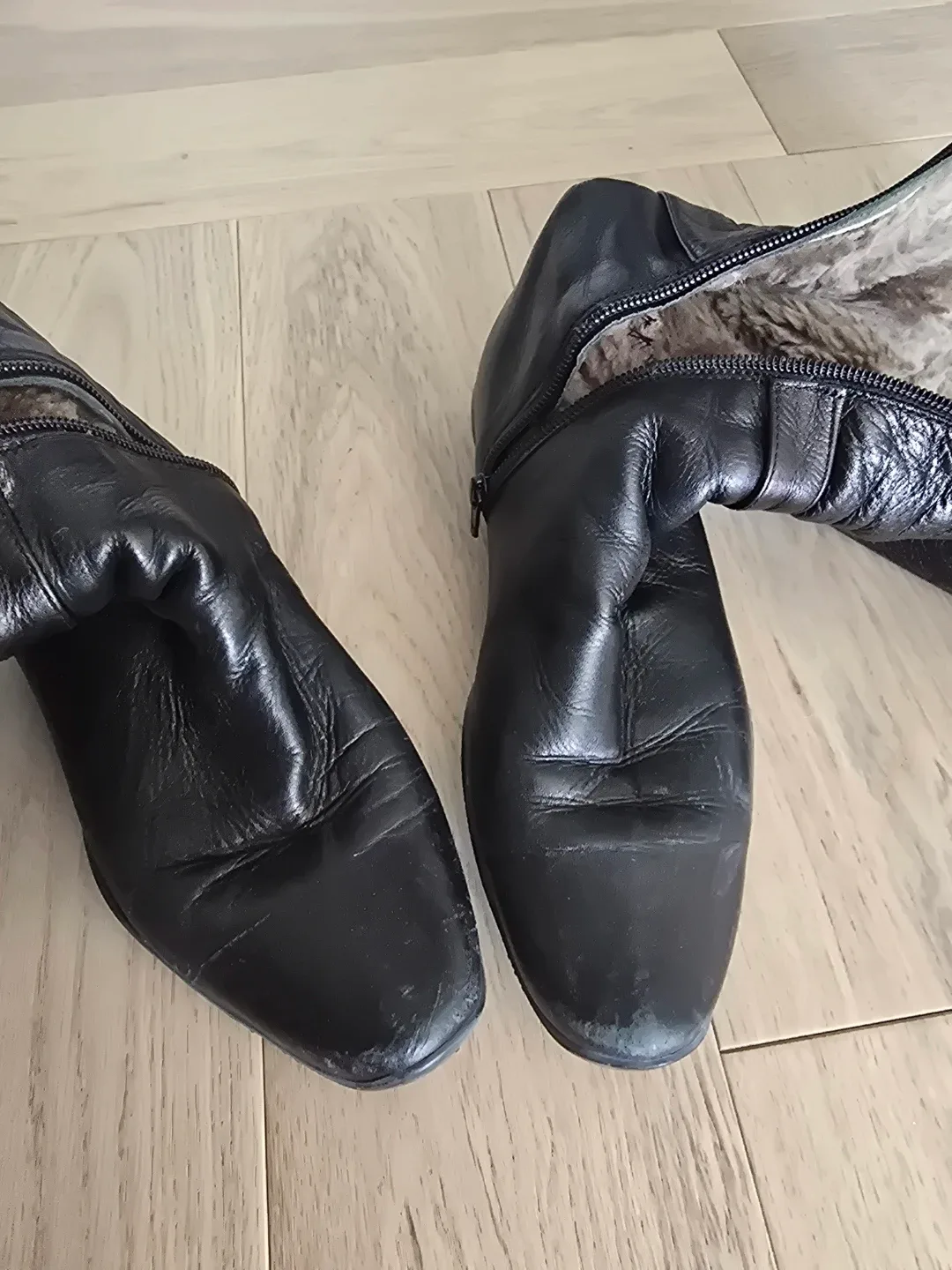 Authentic 37 image indicator(2)