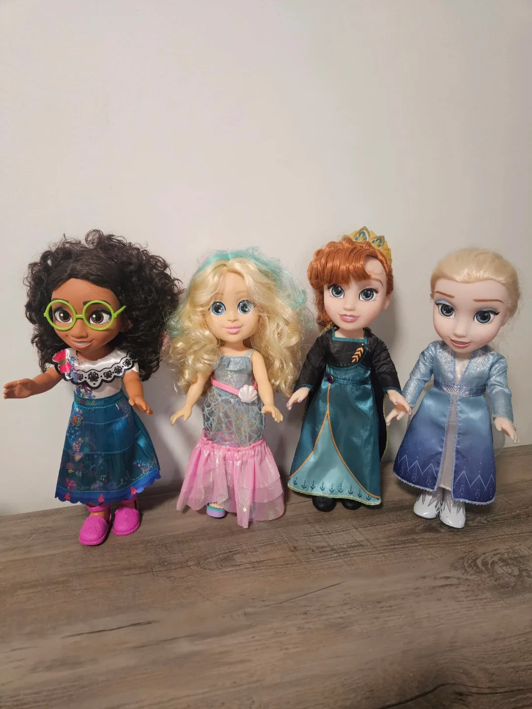 Disney Frozen & Encanto Dolls image indicator(3)