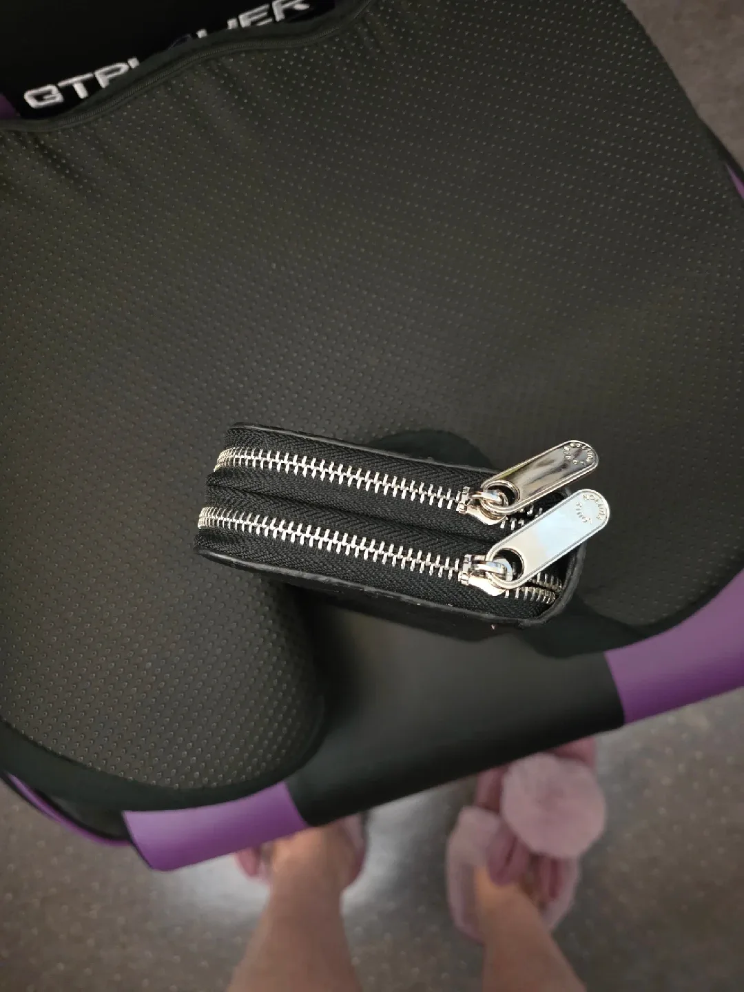 Louis Vuitton Empreinte Leather Wallet image indicator(3)