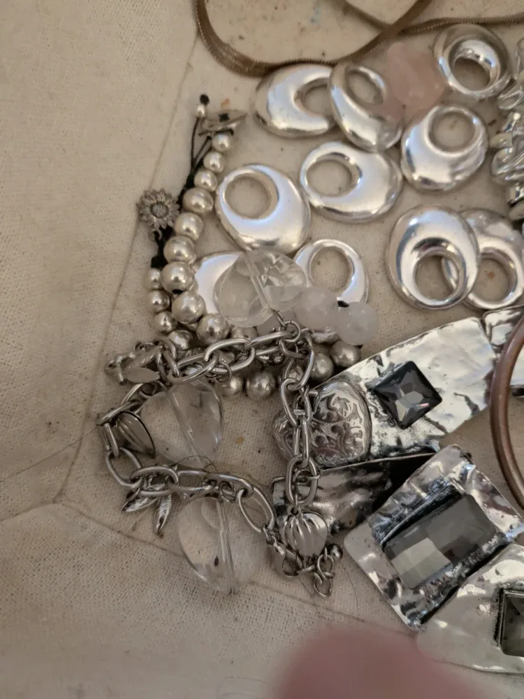 Assorted Silver Tone Costume Jewellery image indicator(7)