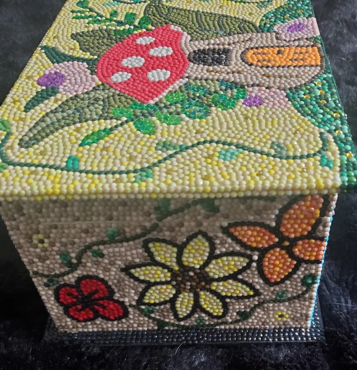 Handmade Beaded Trinket Box image indicator(2)