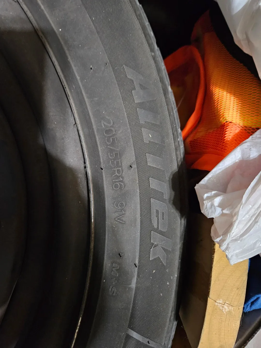 Set of 4 Alltek 205/55R16 Tires image indicator(2)