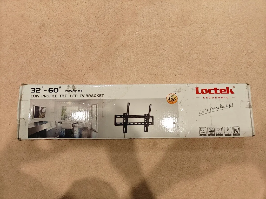 Loctek 32-60" Low Profile Tilt LED TV Bracket