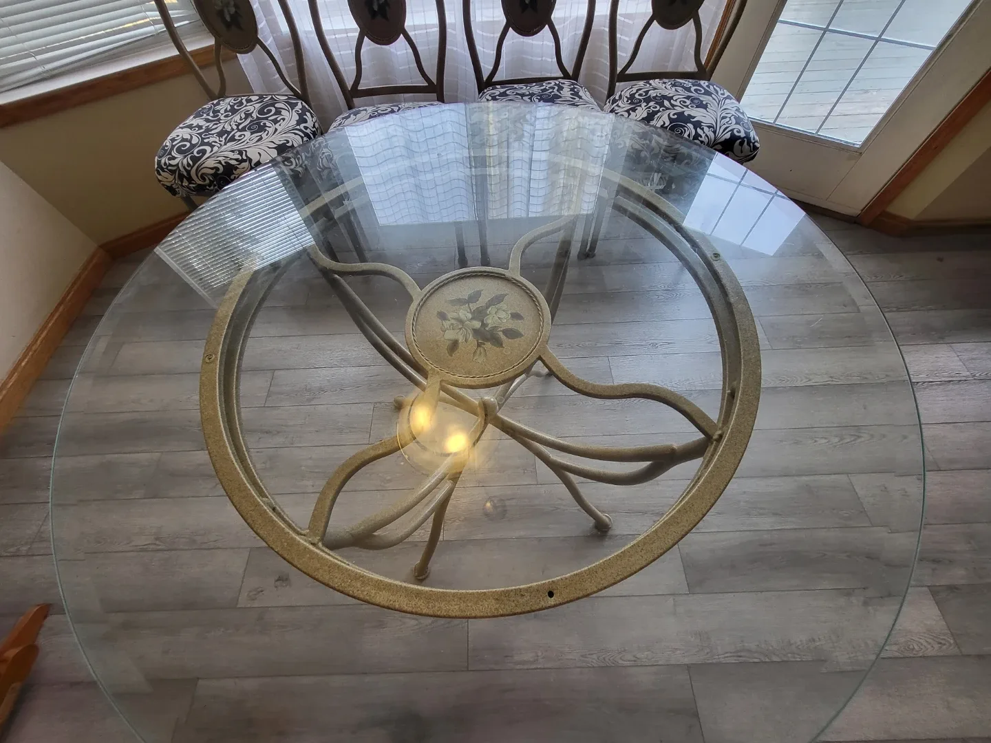 Dining Table with Four Chairs - Excellent Condition image indicator(6)