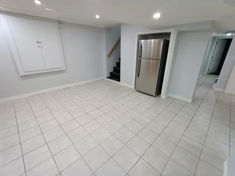 2 BEDROOM BASEMENT FOR RENT image indicator(3)