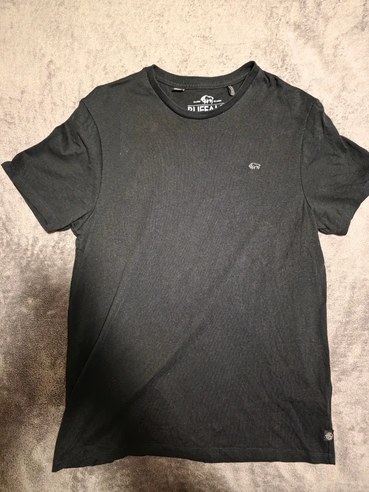 Buffalo Hollister Crewneck T-Shirt