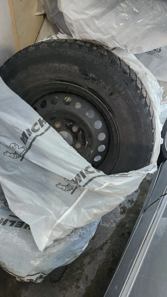 205/70R15 Tires and rims image indicator(2)