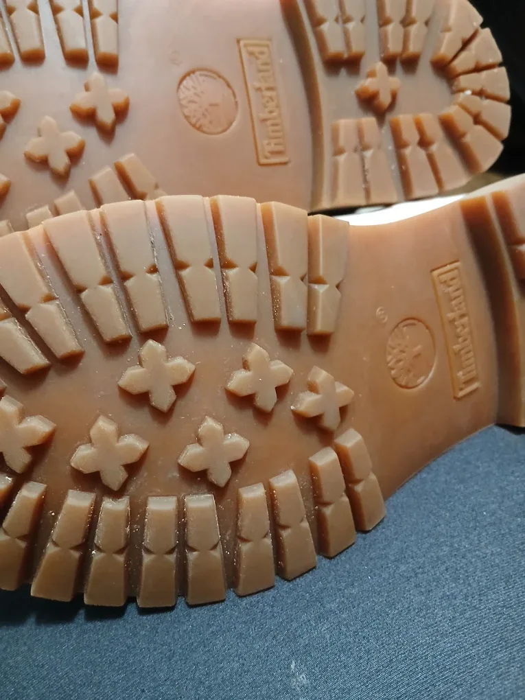 Timberland Waterproof Boots - Size 8 image indicator(3)