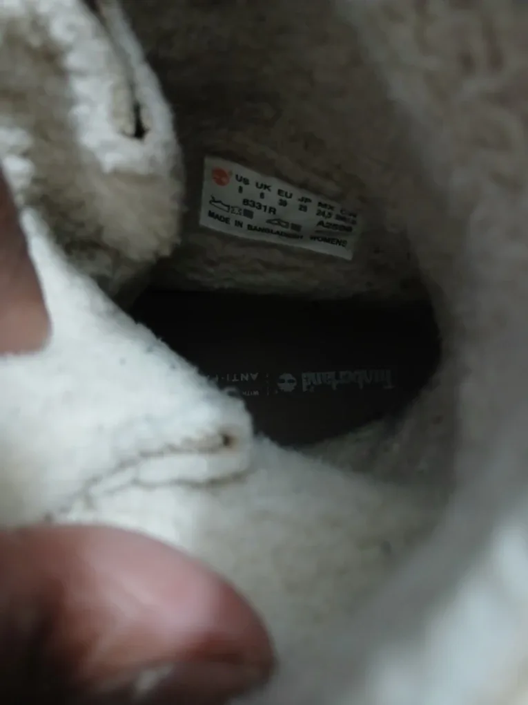 Timberland Waterproof Boots - Size 8 image indicator(5)