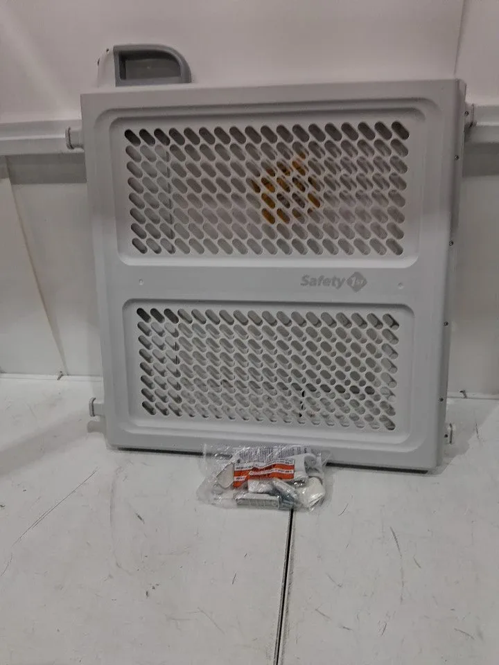 Safety 1st Lift, Lock and Swing Dual-Mode Gate -28" - 42"- image indicator(4)