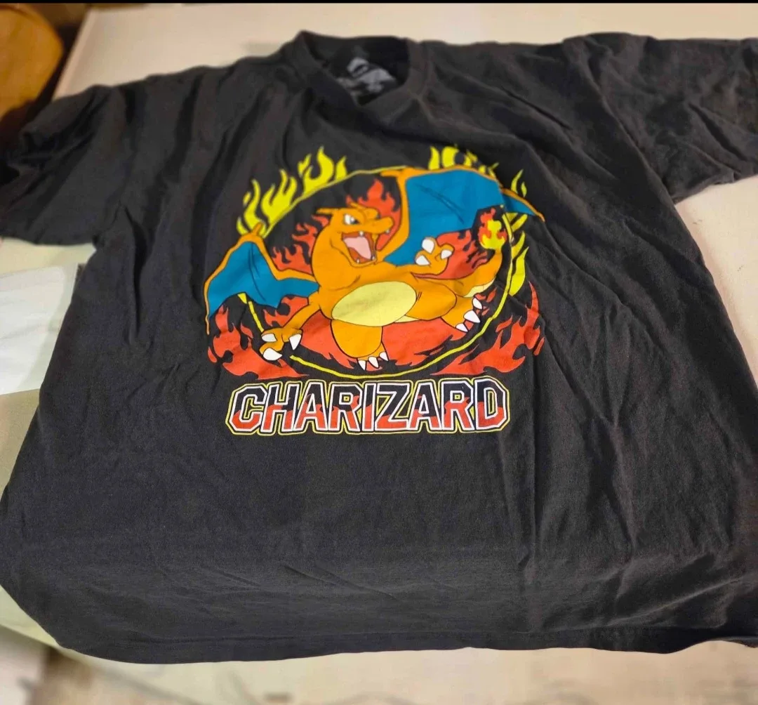 Pokemon Charizard Graphic T-Shirt - Size L