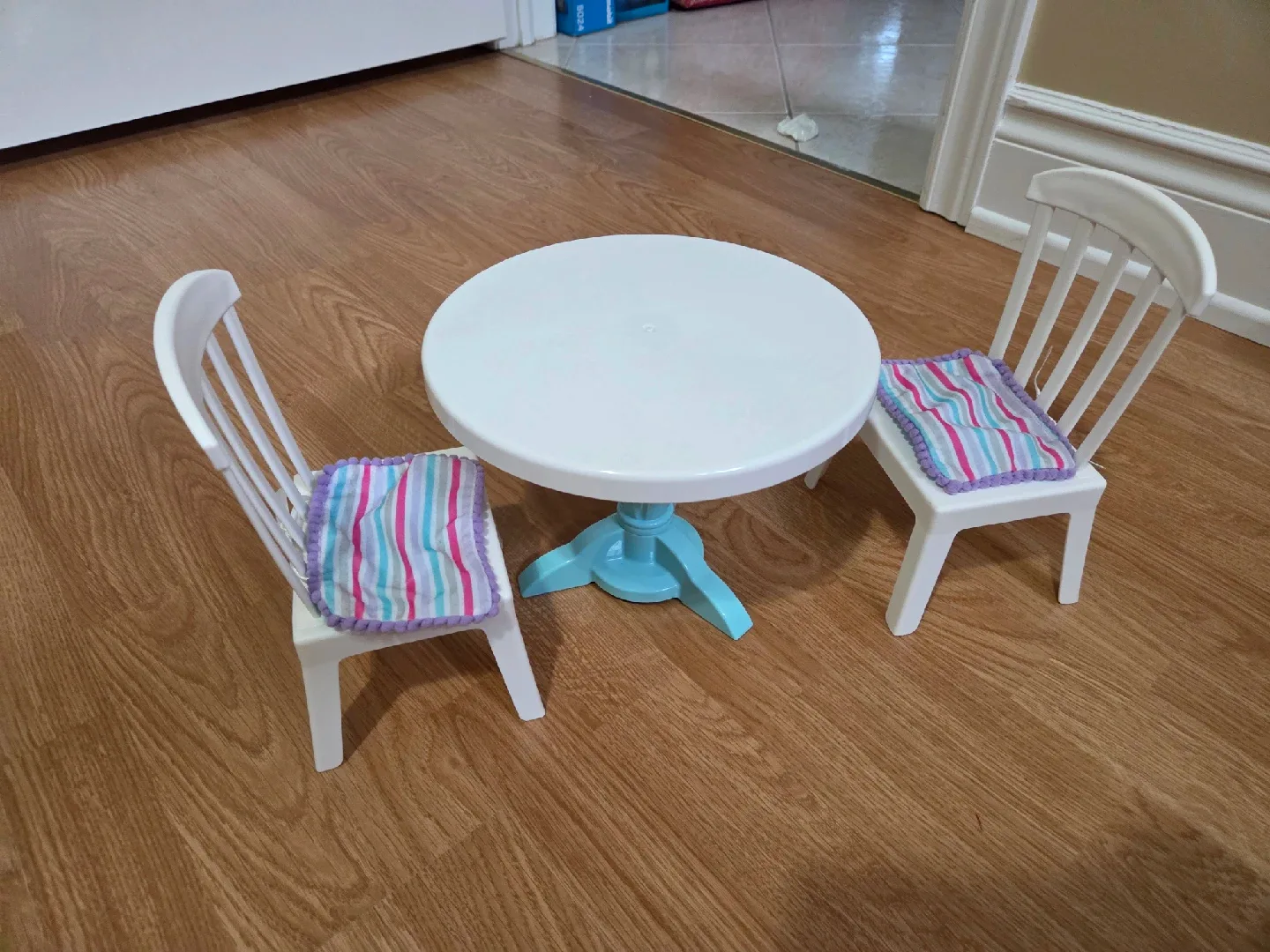 Doll Table and Chair Set image indicator(2)