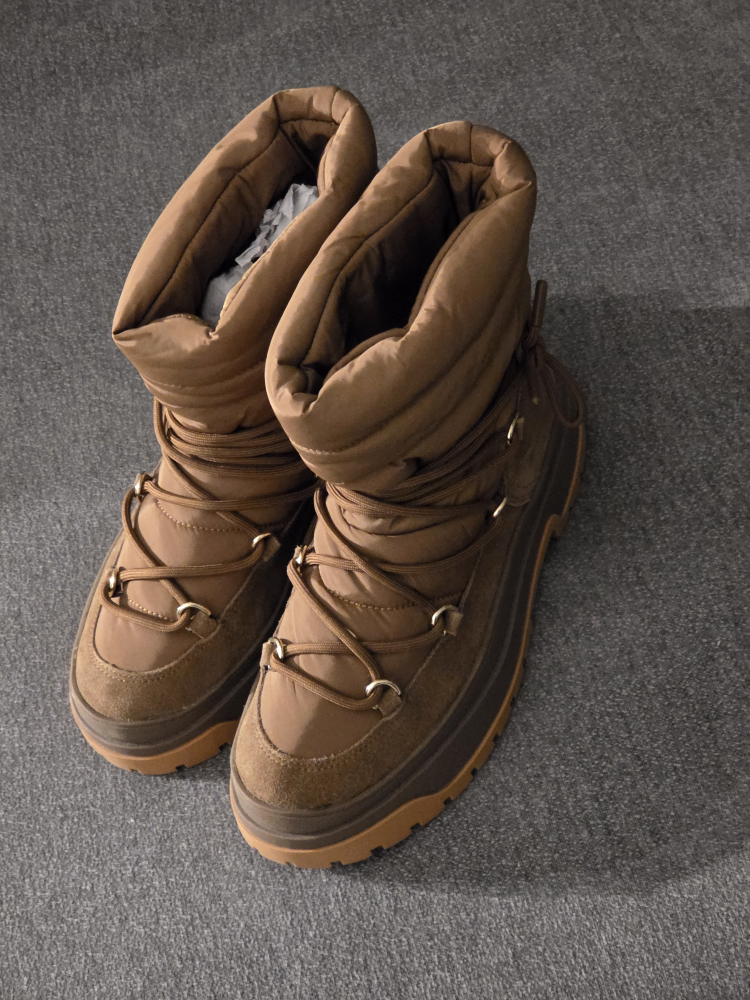 ZARA brown puffy moon boots
