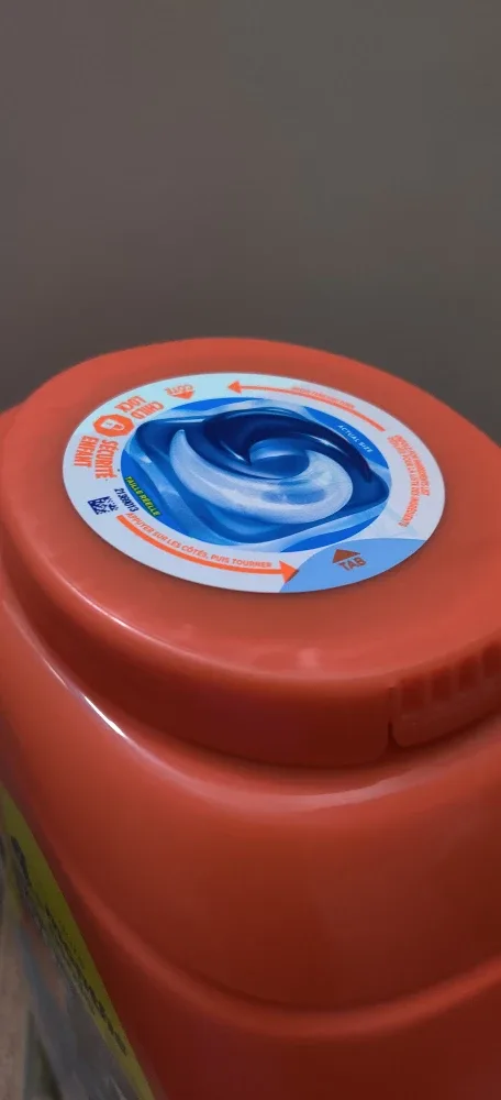 Tide Pods 3-in-1, 76 count image indicator(4)