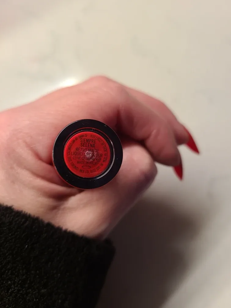 MAC Selena Siempre Liquid Lip Colour image indicator(3)