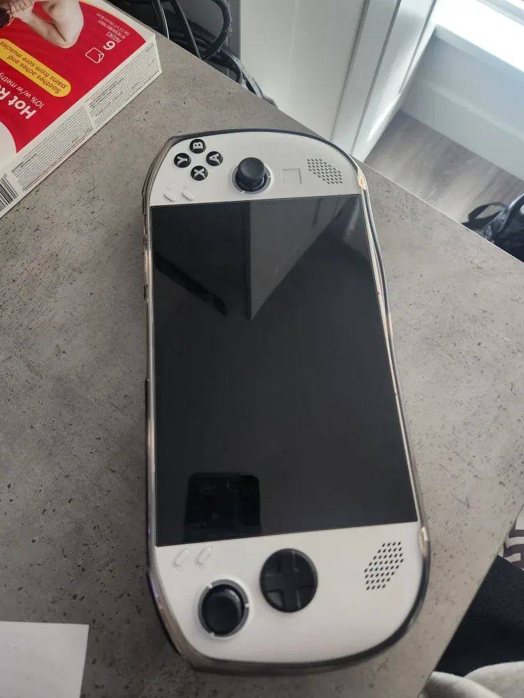 Lenovo Legion Go s 8" 120Hz Gaming Handheld - AMD Ryzen