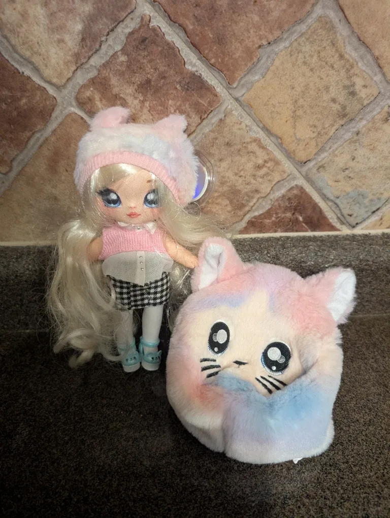 Na! Na! Na! Surprise Doll & Plush Purse