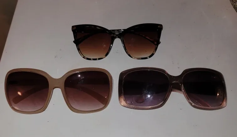 Lot of 3 Sunglasses - Various Styles🥕