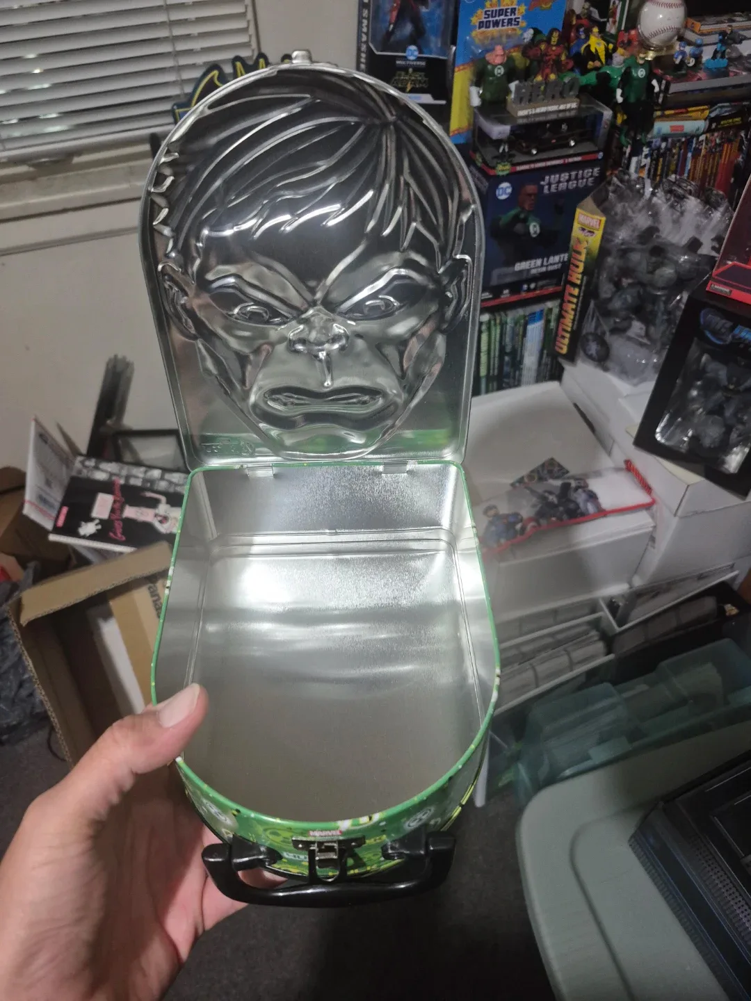 Marvel Avengers Hulk Metal Lunch Box image indicator(3)