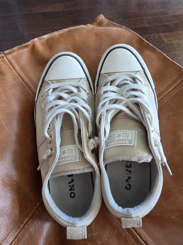 Converse All Star Sneakers Size 7