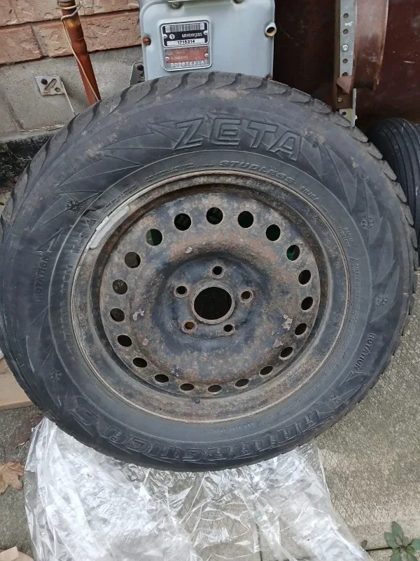 Zeta Studless Winter Tire 215/70R16 image indicator(2)