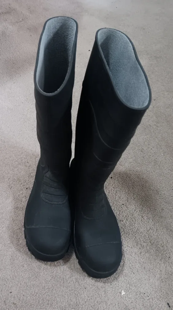 Black Rubber Rain Boots