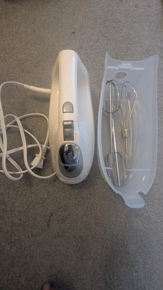 Hamilton Beach 6 Speed Hand Mixer and Cake Blender image indicator(6)