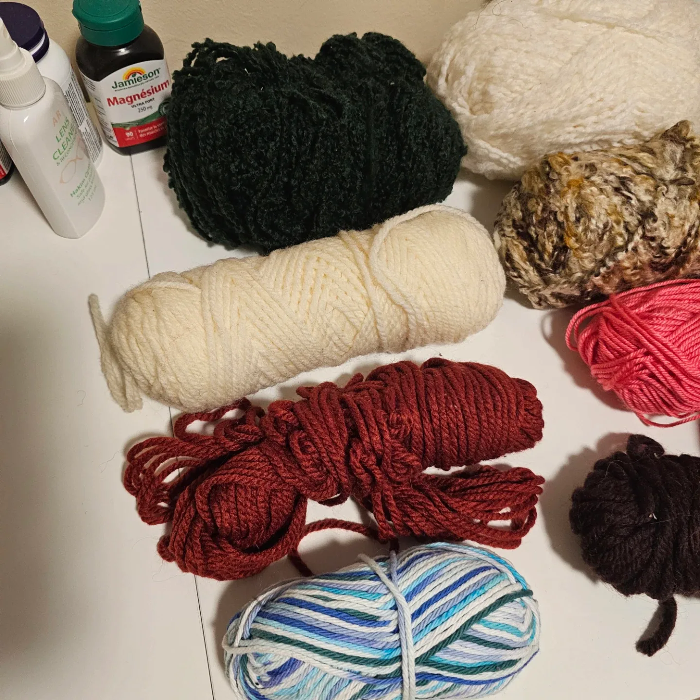 Yarn and Needles image indicator(2)