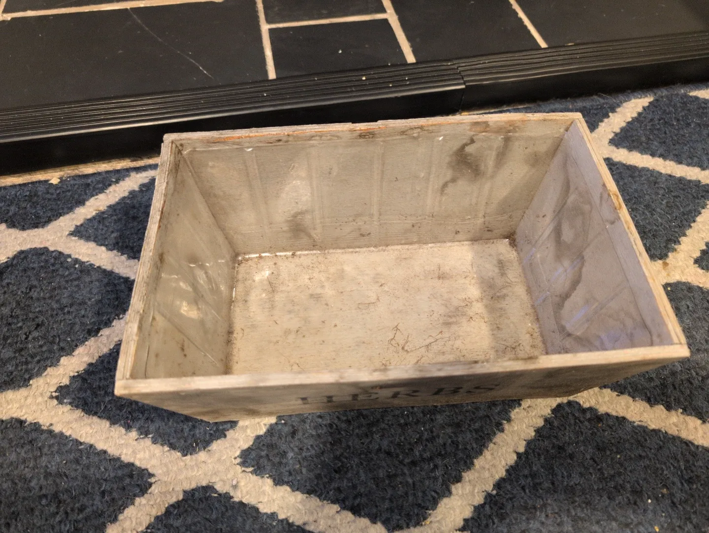 Rustic Wooden Planter Box image indicator(2)