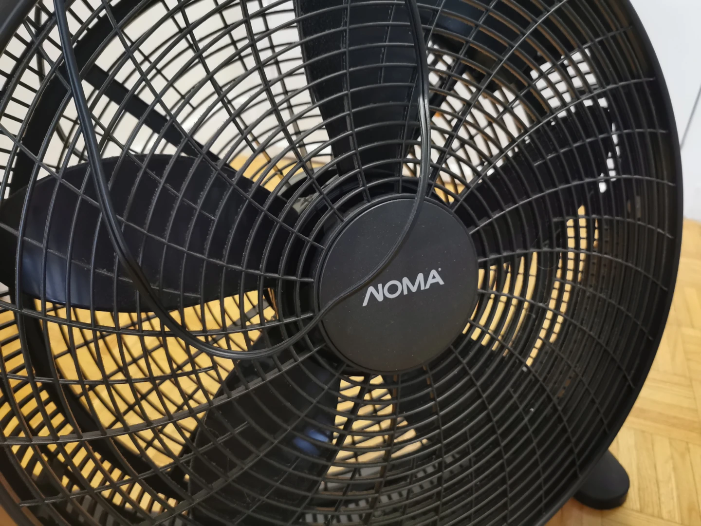 NOMA Black Box Floor Fan - photo 3