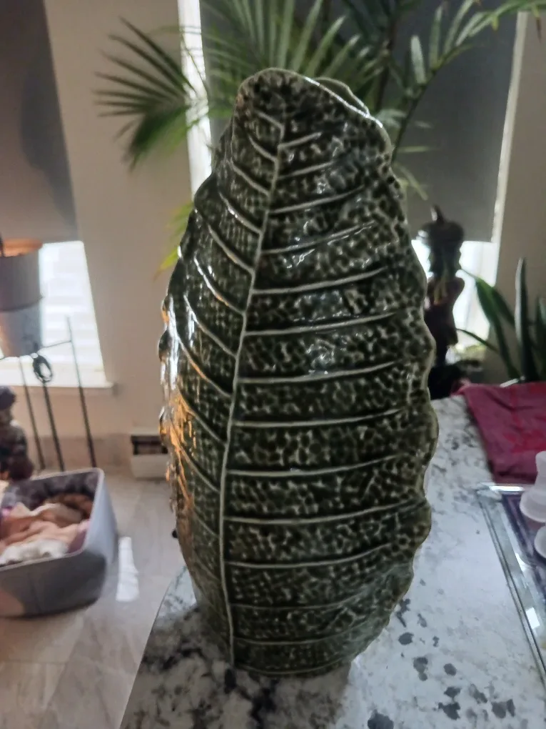 Leaf-shaped Vase image indicator(2)