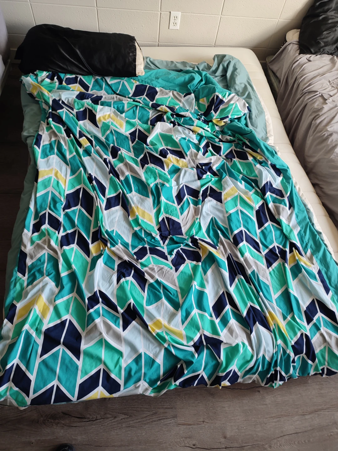 Queen sized mattresses for free - photo 2