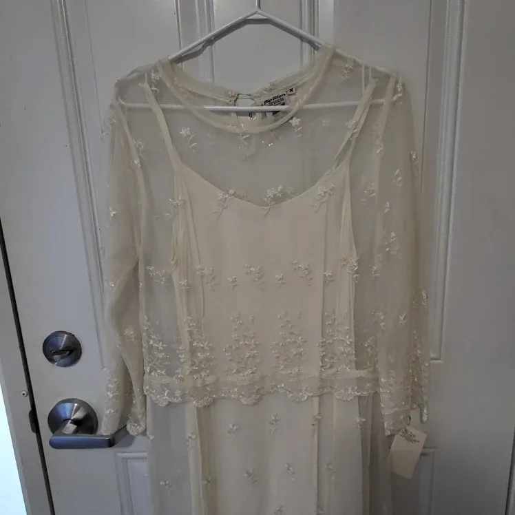 Papillon Fancy Dress - Size M - Cream Colour image indicator(2)