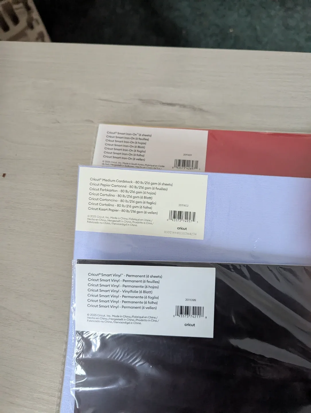 Cricut Explore 4 Smart Cutting Machine Bundle - Like New! image indicator(4)