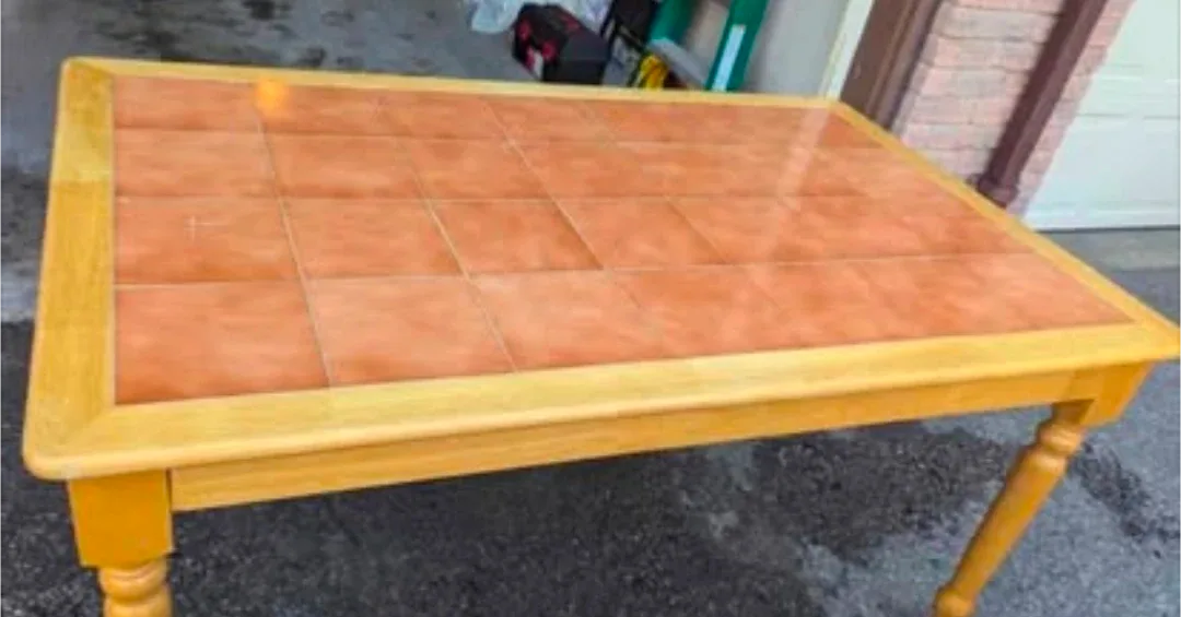 Kitchen Dining Table image indicator(2)