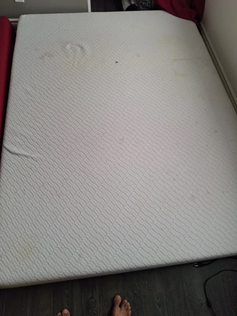 Used queen Mattress image indicator(2)