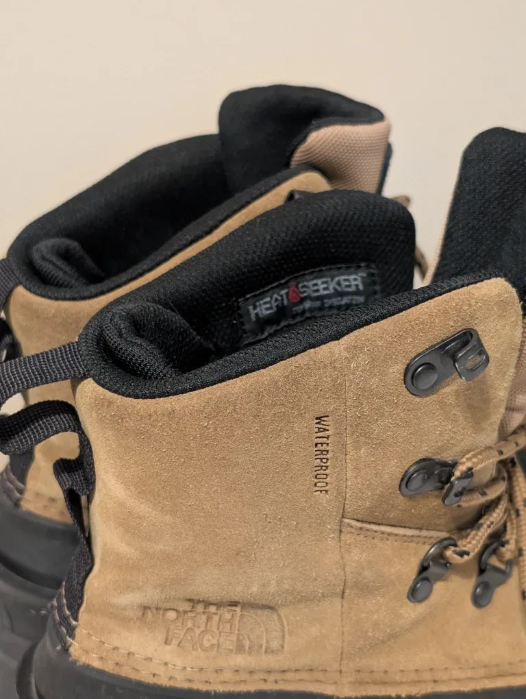 The North Face Waterproof Winter Boots - Size 8 image indicator(3)