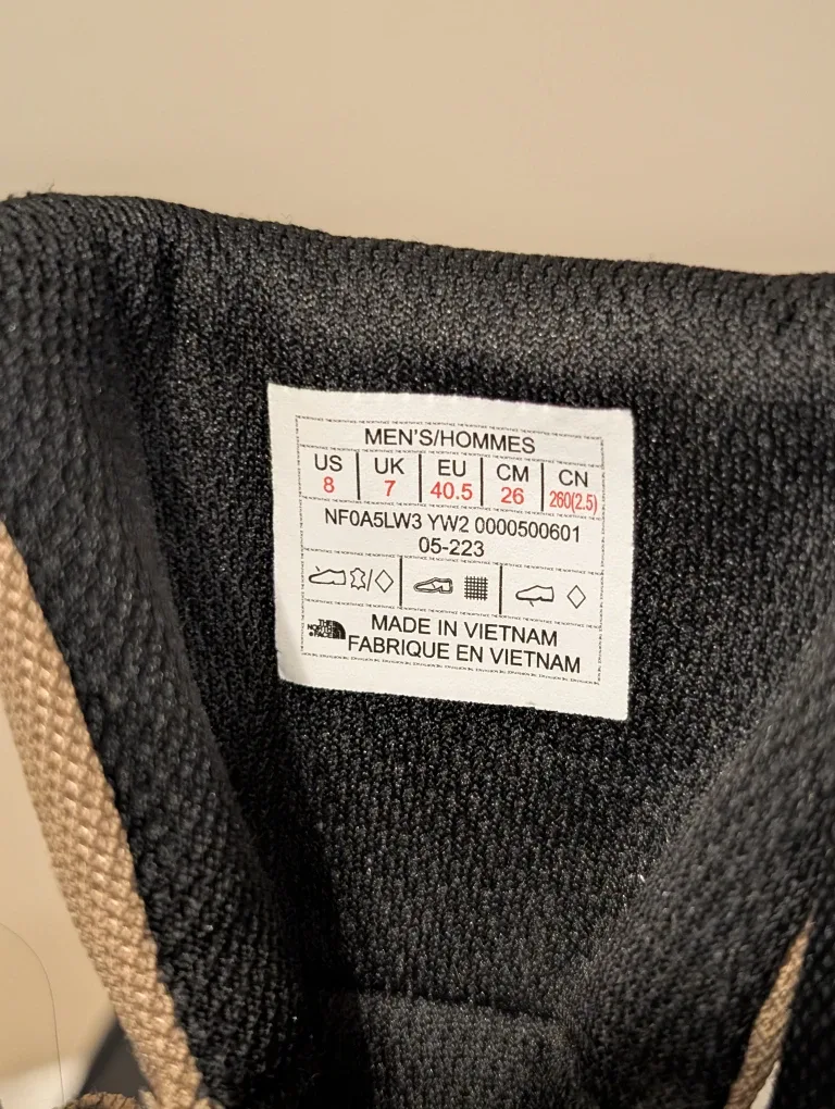 The North Face Waterproof Winter Boots - Size 8 image indicator(4)