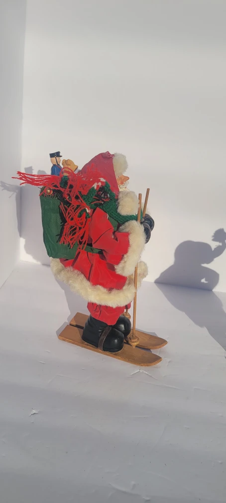 Santa Claus Skiing Figurine - photo 2