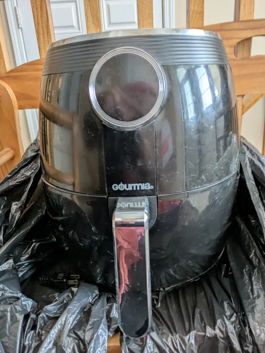 Gourmia Air Fryer with extra basket