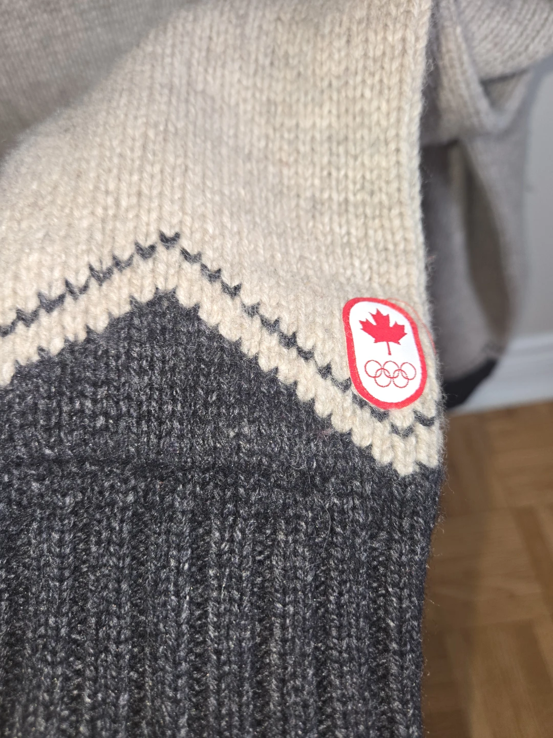 Olympic Collection Sweater - Size S/P - photo 2