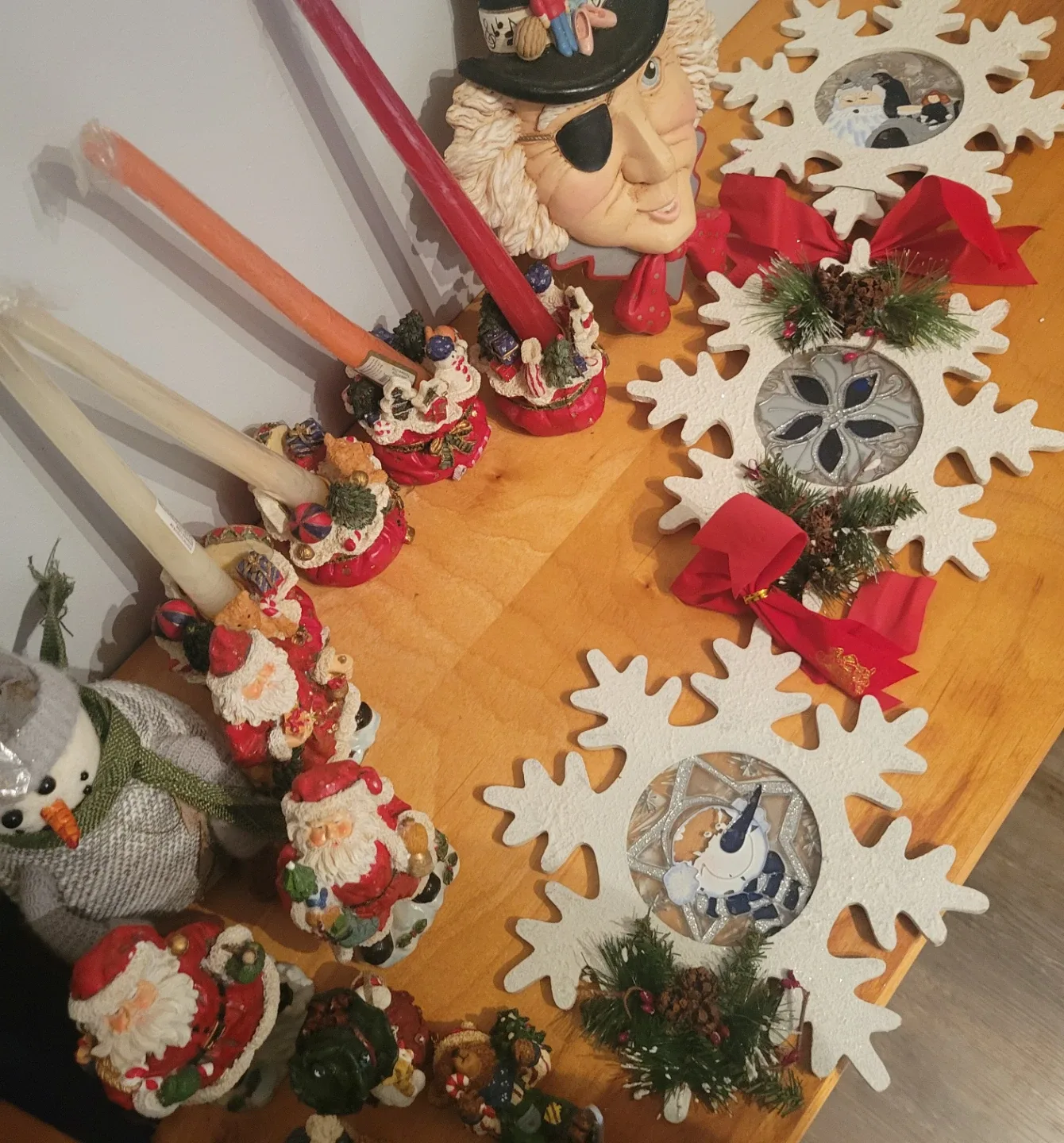 Christmas Decorations - Santa, Snowmen, & More! image indicator(3)