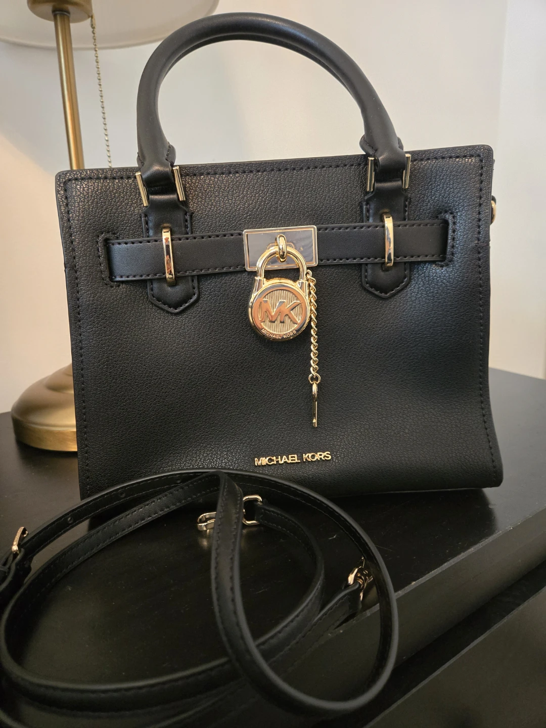 Michael Kors Black Leather Handbag 🥕
