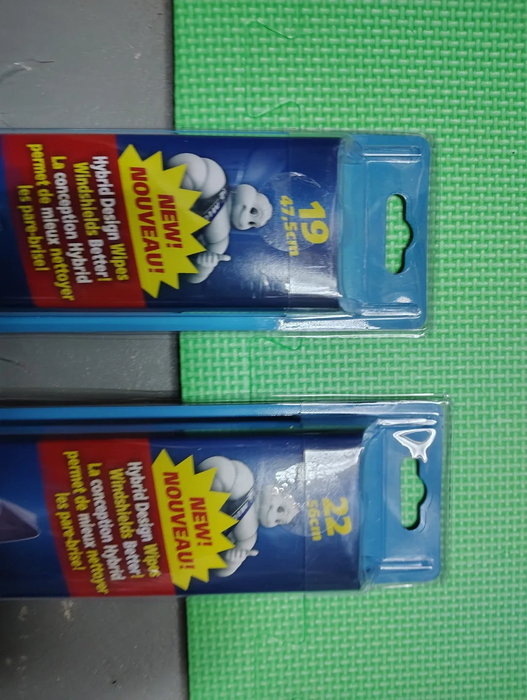 NEW Michelin Stealth Windshield Wipers, 19" & 22" image indicator(2)