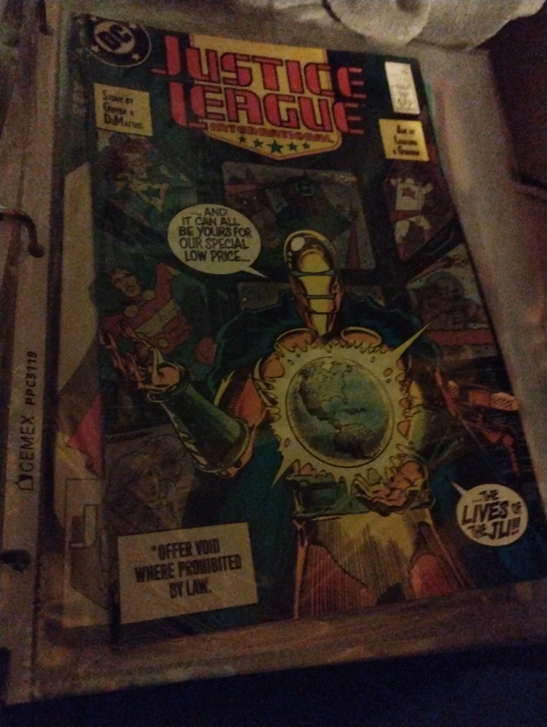 Justice League International Comic Book Lot image indicator(2)