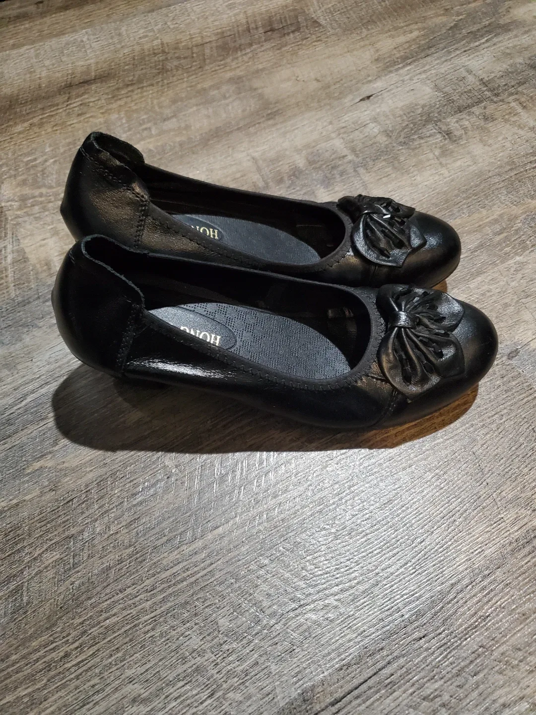 Hong Kong Black Leather Flats size 39