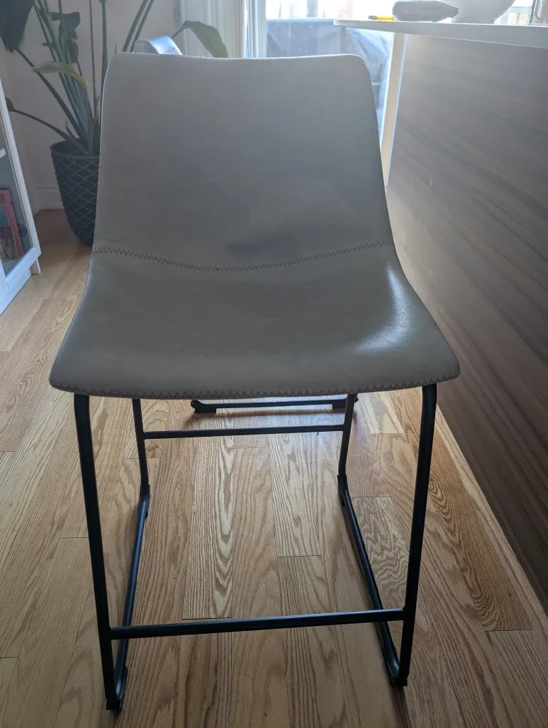 Beige Bar Stools with Black Metal Legs image indicator(2)