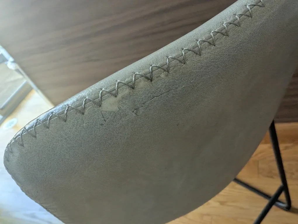 Beige Bar Stools with Black Metal Legs image indicator(4)