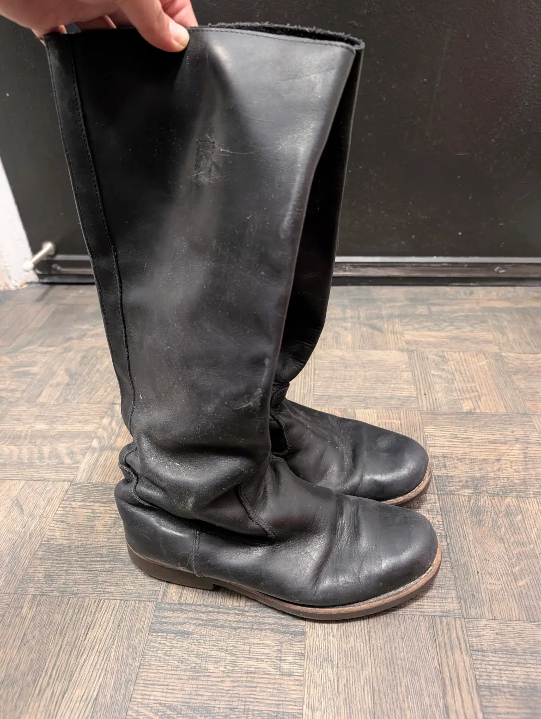 Roots Black Leather Boots - Size 8 image indicator(2)